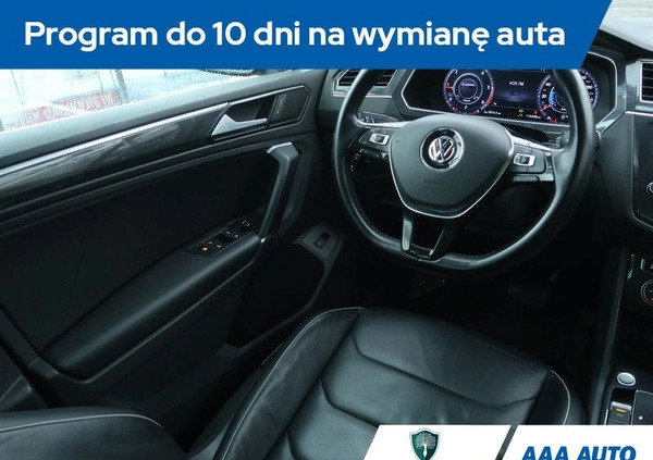 Volkswagen Tiguan cena 100000 przebieg: 115494, rok produkcji 2016 z Frombork małe 106